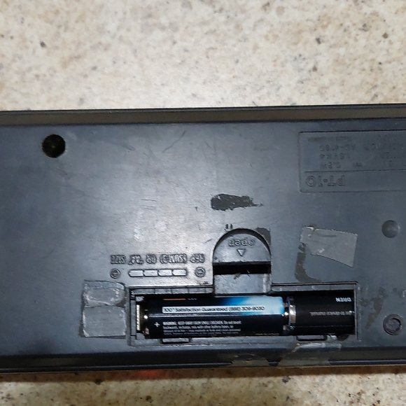 Casio PT-10 Keyboard with Black and White Keys - Picture 12 of 14